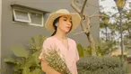 Tampil mengenakan dress berwarna pink pastel membuat wanita kelahiran 30 April 1995 ini nampak makin menawan. Warna pink pastel memang nampak cocok dikenakan Dinda Kirana. (Liputan6.com/IG/dindakirana.s)