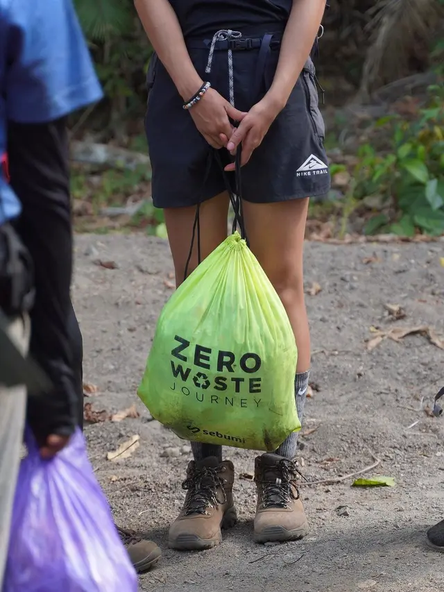 Tatjana Saphira mendaki Gunung Rinjani (Instagram/tatjanasaphira)