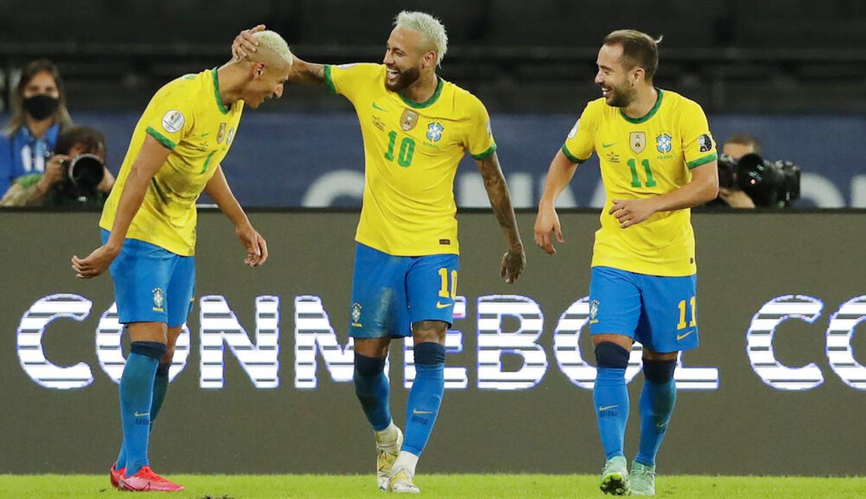 Tim Selecao sementara kokoh di puncak klasemen Grup B. Neymar dan kawan-kawan selanjutnya akan menghadapi Kolombia pada hari Kamis, 24 Juni 2021. (AP/Silvia Izquierdo)