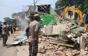 Fakta Mengejukan, Ada Bangunan Bersertifikat di Aliran Sungai Depok