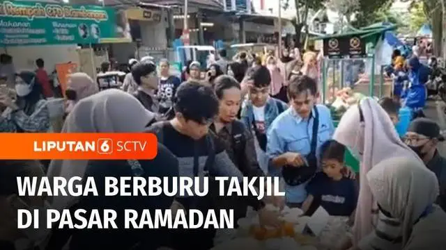 Salah satu tradisi yang tak terlewatkan saat bulan puasa yakni berburu takjil di Pasar Ramadan. Pembeli kenyang, pedagang pun senang meraih banyak keuntungan.