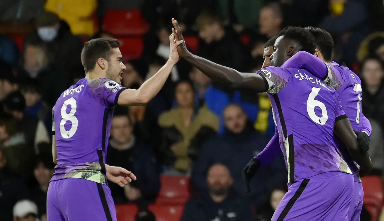 Gol semata wayang pada kaga tersebut dicetak oleh Davinson Sanchez pada menit keenam injury time dengan menyundul umpan tendangan bebas kiriman Son Heung-min. (AP/Rui Vieira)