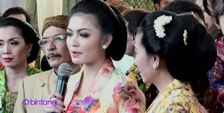 Putri Solo 2009, Selvi Ananda resmi menjadi istri Gibran Rakabuming Raka, putra sulung Presiden Joko Widodo. Akad nikah dilangsungkan di Graha Sabha Buana, pukul 09.00 WIB.