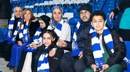 Dalam momen buka puasa bersama itu, Chelsea mengundang puluhan peserta yang sebgaian besar merupakan komunitas Muslim di London. (twitter/@CFCFoundation)