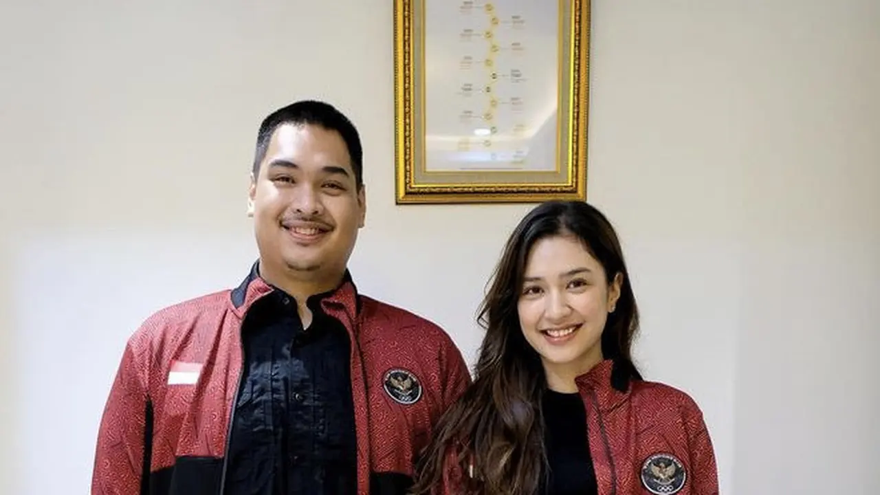 Penampilan Mikha Tambayong barengan Menpora baru