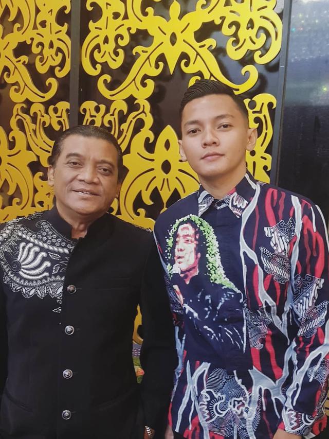 Setia Menemani, Ini 6 Potret Kebersamaan Dory Harsa dengan Didi Kempot