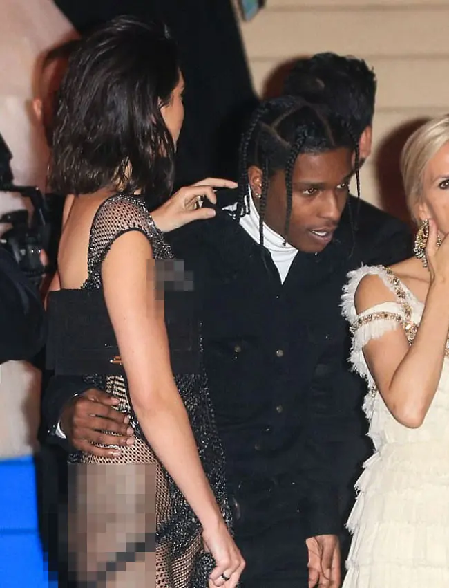 Kemesraan Kendall Jenner dan ASAP Rocky. (dailymail.co.uk)