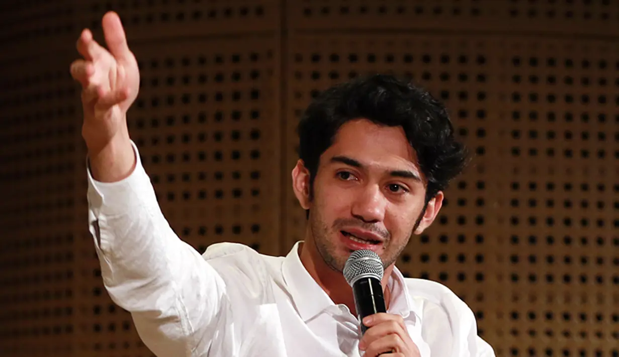 Reza Rahadian lontarkan pujian terhadap dunia industri film Indonesia yang mempunyai kualitas film terbaik yang tak kalah dengan film mancanegara. (Deki Prayoga/Bintang.com)