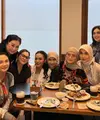Baru-baru ini, beberapa artis era 90an berkumpul bersama. Mereka adalah Bella Saphira, Kris Dayanti, Inneke Koesherawati, Cut Keke, Dian Nitami, hingga Marini Zumarnis. [@inekekoes]