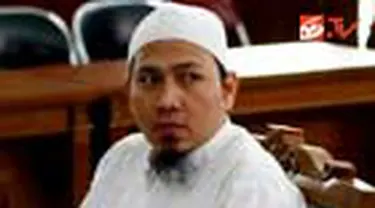 Salah satu pria yang ditangkap dalam penggerebekan kemarin adalah Abdullah Sonata, sosok membahayakan yang diburu polisi. Diduga, Abdullah merupakan penyandang dana dan jago logistik persenjataan. 