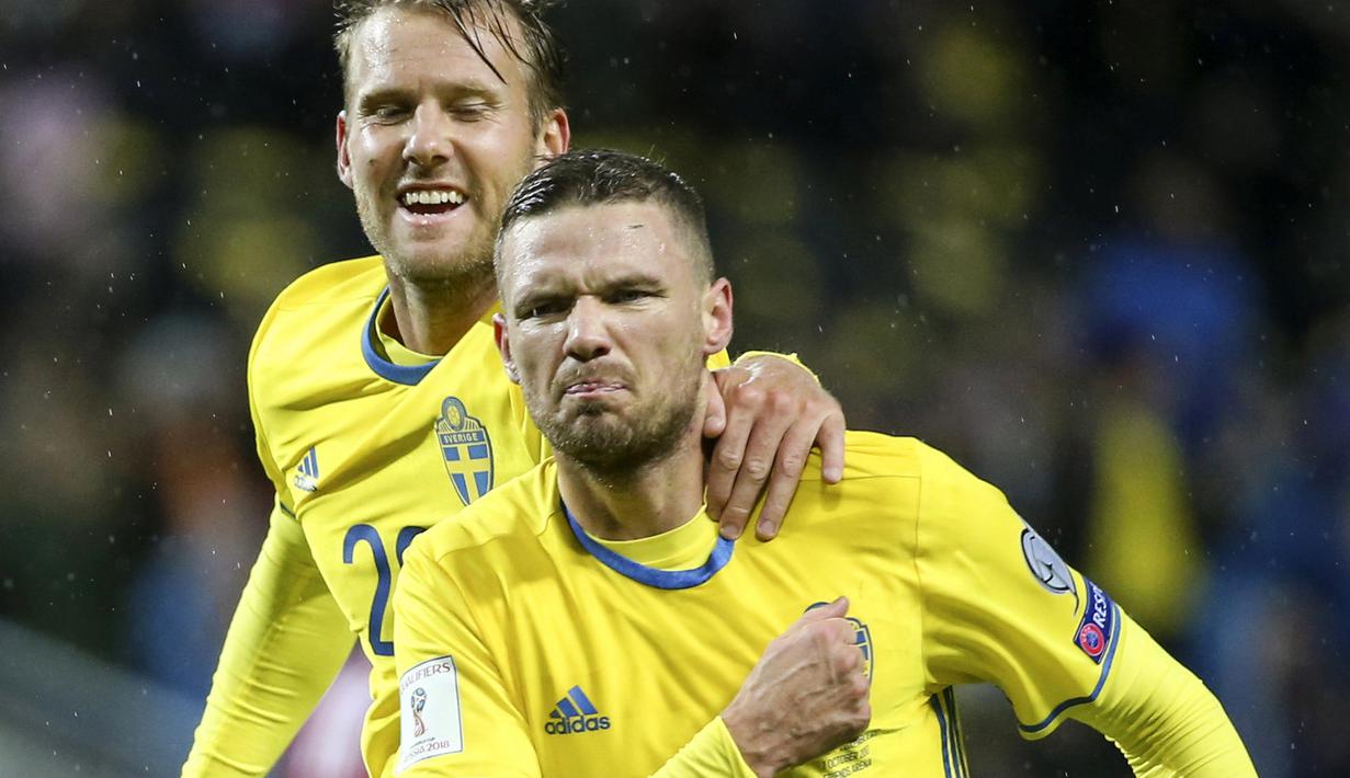Marcus Berg (kanan) membuat kejutan saat mecetak lima gol ke gawang Luxembourg pada kualifikasi Piala Dunia 2018. Berg telah mecetak delapan gol untuk Swedia. (AFP/TT NEWS AGENCY/ Soren Andersson)