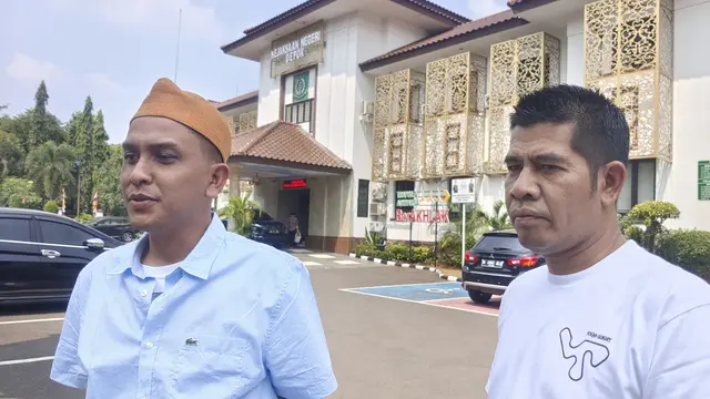 Kasi Pidana Khusus, Mohtar Arifin (kanan) saat ditemui di kantor Kejari Kota Depok.