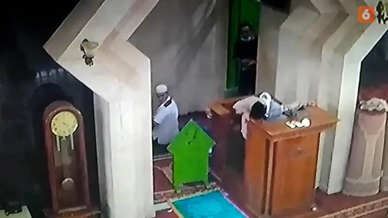 Detik-detik ustaz meninggal saat ceramah di Makassar.