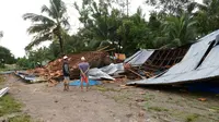 Rumah warga di dua desa d Kecamatan Muara Telang, Kabupaten Banyasin, porak poranda akibat diterjang angin puting beliung (Liputan6.com/Nefri Inge)