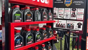 Pelumas Ini Punya Cara Unik Menarik Perhatian Komunitas Kustom