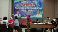 Vaksin Bagi Pegiat ODHA Di Kota Serang, Banten. (Selasa, 07/09/2021). (Liputan6.com/Yandhi Deslatama).