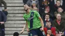 Pemain Southampton, Graziano Pelle merayakan golnya ke gawang Stoke City pada lanjutan liga Inggris pekan ke-30 di Stadion Britannia, Sabtu (12/3/2016) WIB. (Reuters / Ed Sykes)