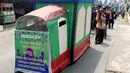 Peserta mengikuti pawai taaruf Musabaqah Tilawatil Quran (MTQ) tingkat Kota Tangerang Selatan di Alam Sutera, Serpong Utara, Senin (9/9/2019). Pawai ini dalam rangka menyukseskan MTQ yang akan berlangsung hingga 12 November. (merdeka.com/Arie Basuki)