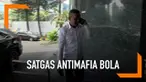 Satgas Antimafia Bola memeriksa eks Dirut PT Liga Indonesia Baru (LIB) Berlinton Siahaan. Berlinton diperiksa sebagai saksi kasus dugaan pengaturan skor.