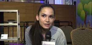 Mengendarai dan mengkoleksi beberapa motor besar adalah hobi yang biasanya digeluti oleh para pria. Tetapi menurut Kia, cewe membawa motor itu keren.