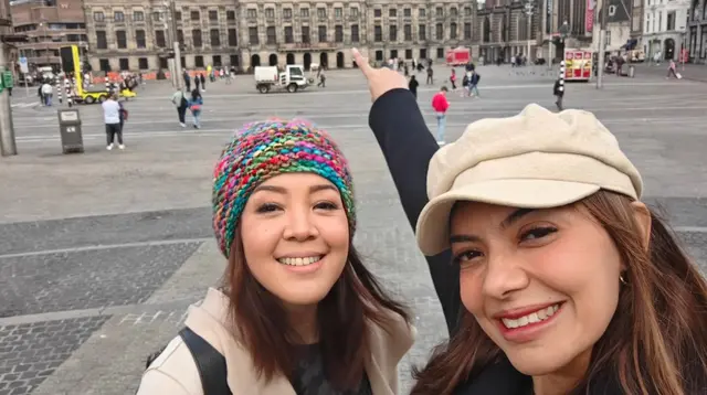Najwa Shihab mengakhiri April dan membuka Mei 2024 dengan melancong ke Eropa bareng Kania Sutisnawinata. Mereka berkelana ke Italia dan Belanda. (Foto: Dok. Instagram @najwashihab)