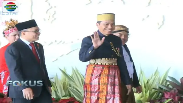 Presiden Jokowi yang berasal dari Solo, menggunakan pakaian khas Bugis di sidang Tahunan MPR 2017.