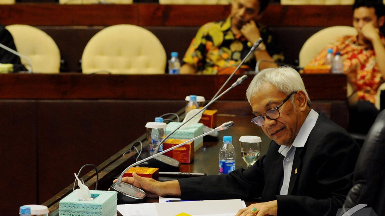 Senyum Ferry Djemi Francis  Saat Terpilih Menjadi Ketua Komisi V