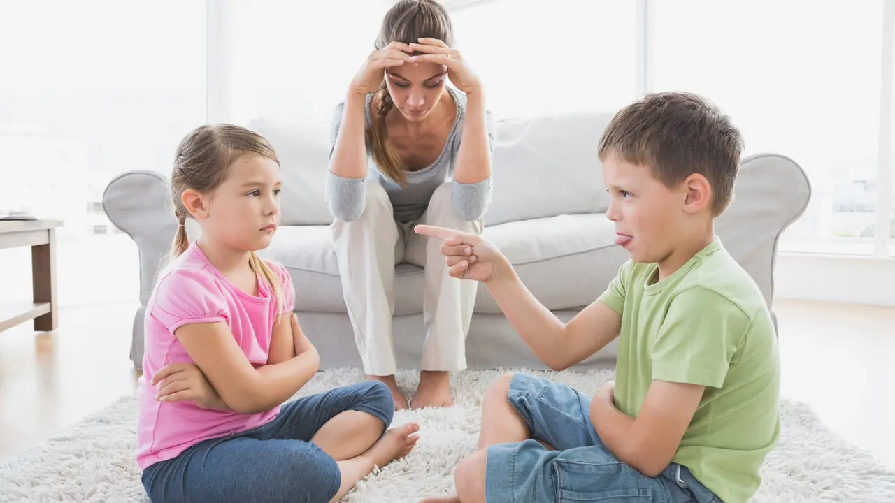 Anak-anak bertengkar. Foto: (iStock via  whatsupusana)