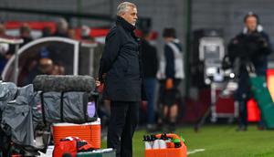 Pelatih Lille, Bruno Genesio mendampingi tim asuhannya saat bertandang ke markas Lens dalam laga pekan kelima Ligue 1 2025/2026, Minggu (21/9/2025) (Dok. Lille)