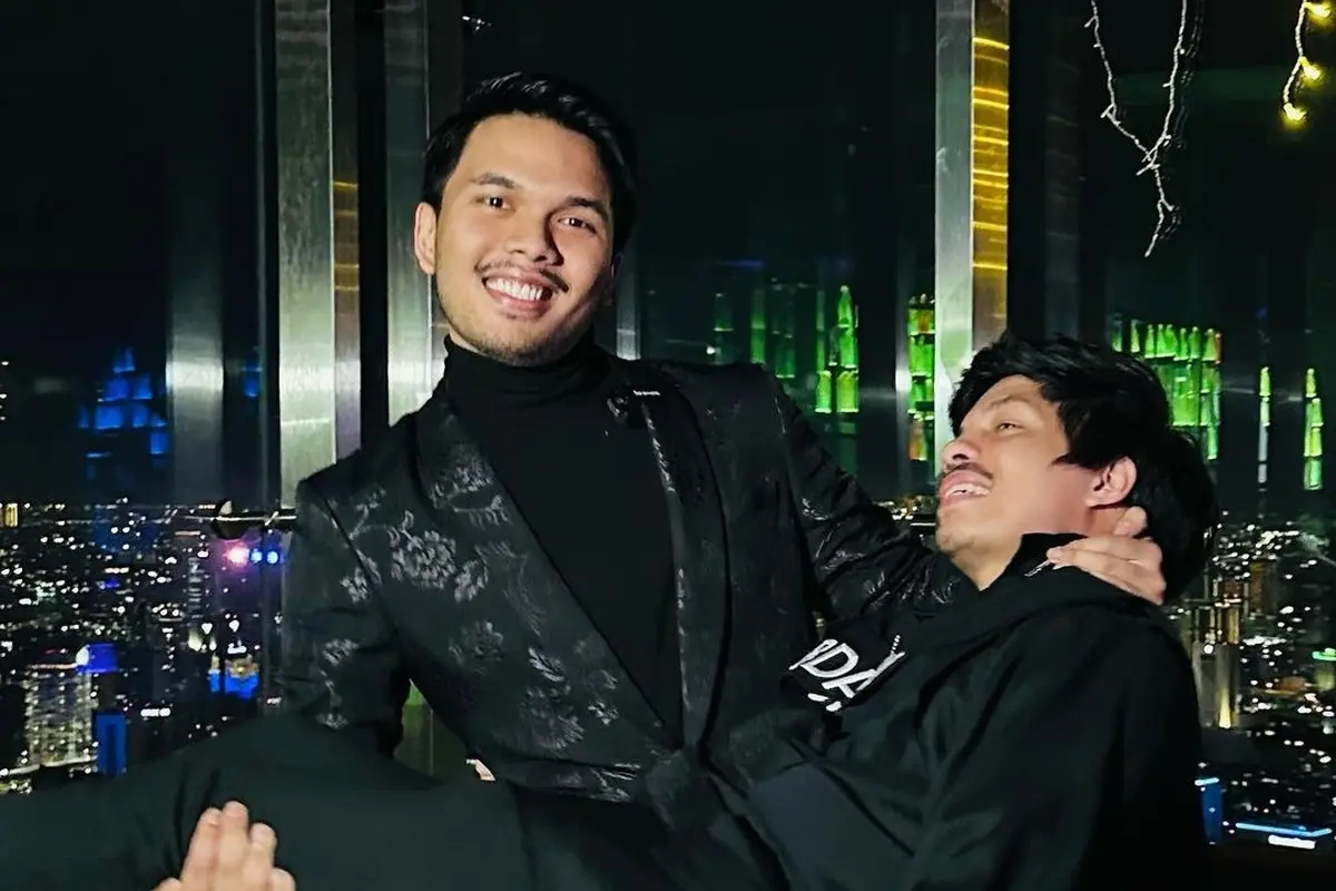 Tak Bersama Fuji, Ini Potret Kekompakan Thariq di Ultah Atta Halilintar