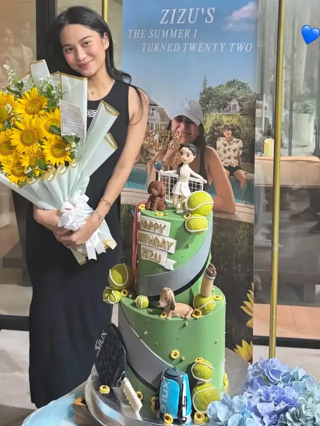 Azizah Salsha dapat kejutan ulang tahun ke-22 di lapangan padel. [@arhanazizah.official]