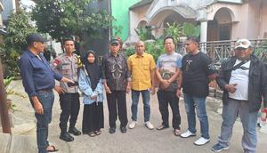 Penulis buku Ahmad Bahar berdamai dengan Grib Jaya. (Liputan6.com/Dicky Agung Prihanto)