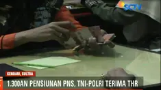 Para pensiunan sangat antusias meski harus antre berjam-jam. Sebab ini adalah kali pertama mereka memperoleh THR setelah pensiun.