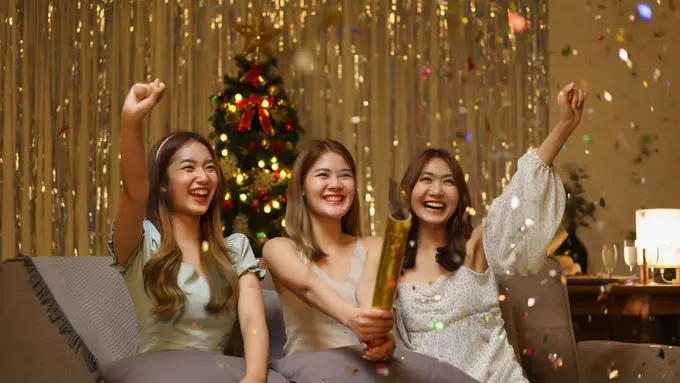 Rahasia Glowing Christmas Skin dengan Essence Wondermis yang Ringan dan Menyatu di Kulit