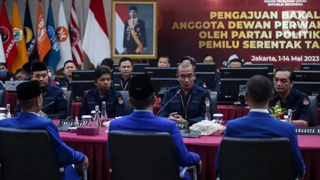 Zulkifli Hasan Pimpin Rombongan PAN Daftar Bacaleg ke KPU