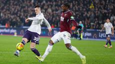 Pemain Manchester United, Benjamin Sesko, mencetak gol ke gawang West Ham United pada pekan ke-26 Premier League di London Stadium, Rabu (11/2/2026). (AFP/Ian Kington)