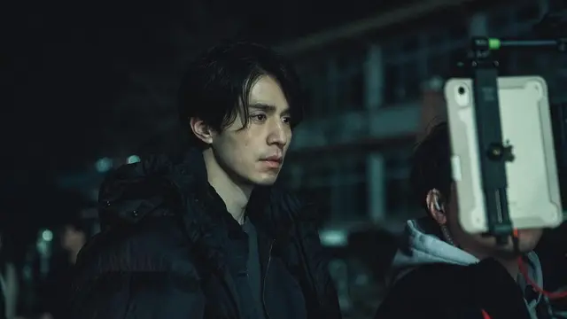 Lee Dong Wook di Balik Layar Drakor A Shop for Killers. (Disney Plus via Instagram/ leedongwook_official)
