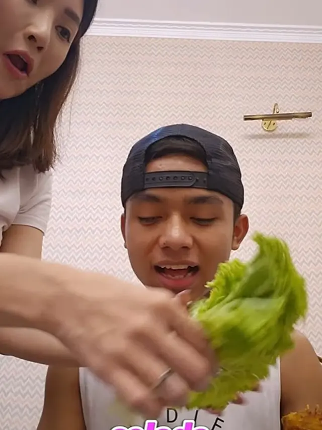 Mukbang ala Betrand Peto (Instagram/sarwendah29)