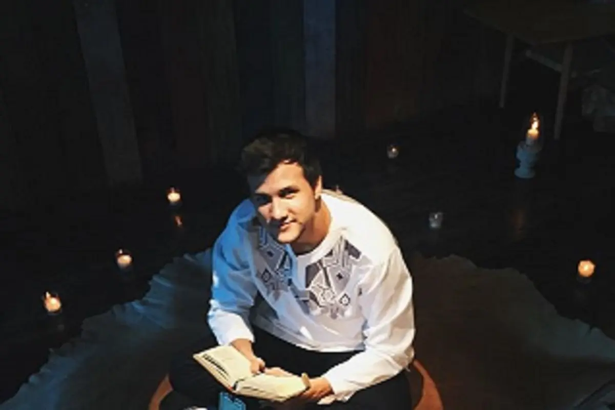 [Bintang] Stuart Collin