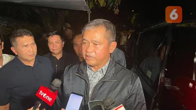 KSAD Jenderal TNI Maruli Simanjuntak di rumah duka Marsma Fajar Adrianto