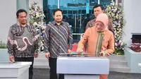 Menteri Ketenagakerjaan Ida Fauziyah meresmikan tiga gedung sekaligus yang berada di area Balai Besar Pelatihan Vokasi dan Produktivitas (BBPVP) Bandung, Jawa Barat, Selasa (5/2/2024). (Dok Kemnaker)