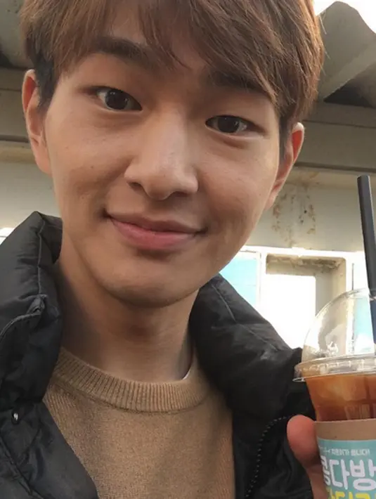 Seperti yang diberitakan sebelumnya, pihak agensi Onew SHINee telah angkat bicara bahwa saat itu Onew sedang berada di bawah sadar lantaran pengaruh dari minuman beralkohol yang dikonsumsinya. (Instagram/dlstmxkakwldrl)