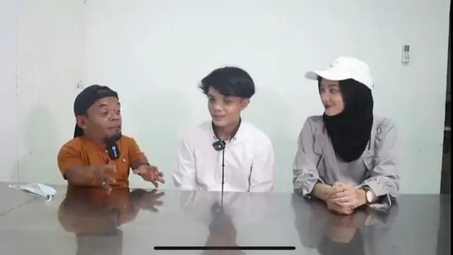 Ucok Baba Bersama Anak dan Calon Menantu