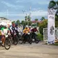 Plt Kepala Disporapar Kabupaten Paser, Arief Rahman melepas peserta Gowes Explore Gunung Boga. (Foto: Istimewa)