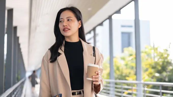 karir mandiri bahagia kaya single tegar kuat sedih serius