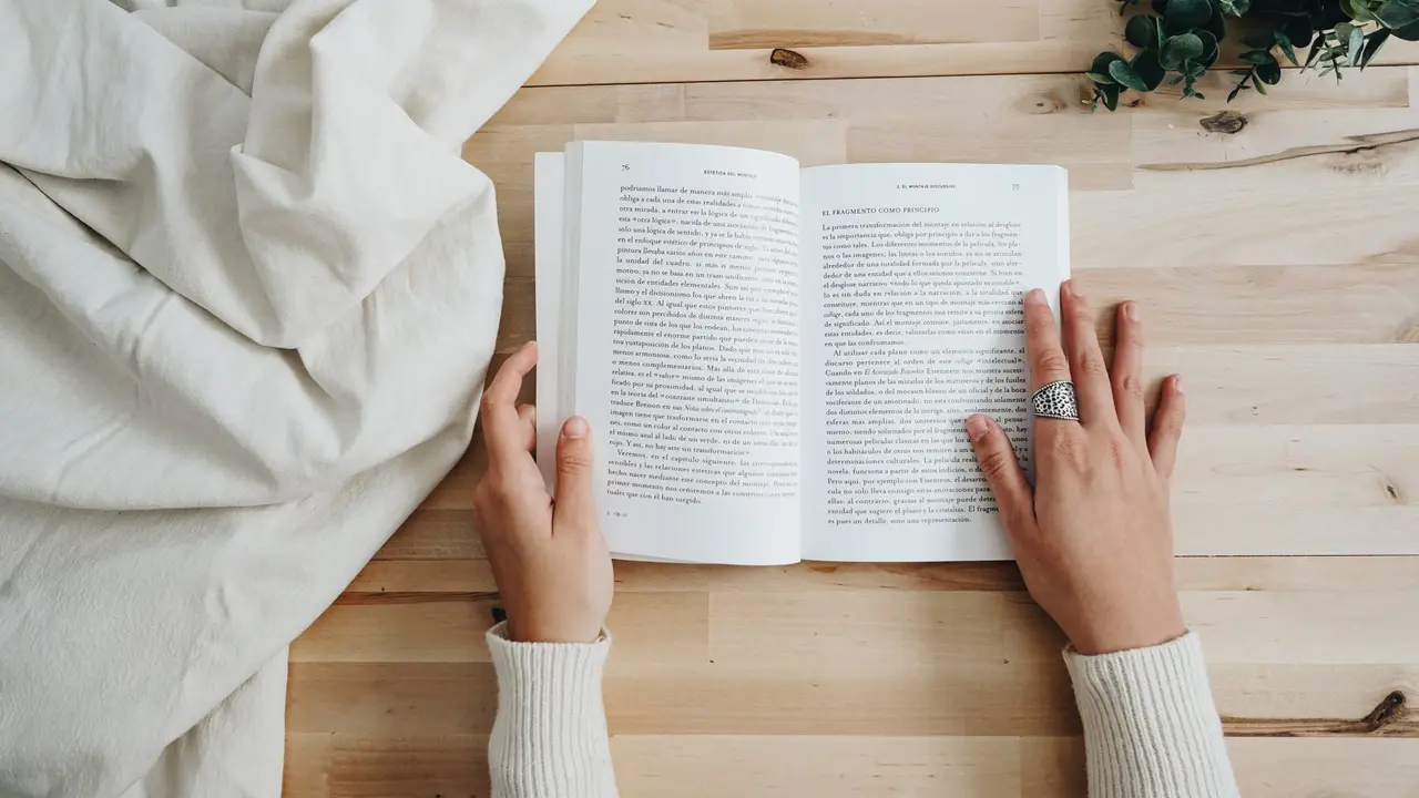 Membaca Buku