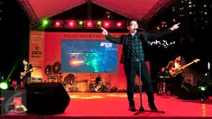 Grup band Kerispatih memeriahkan malam penganugerahan Police Movie Festival 2015 di Central Park, Jakarta, Sabtu (13/6). (Liputan6.com/Yoppy Renato)