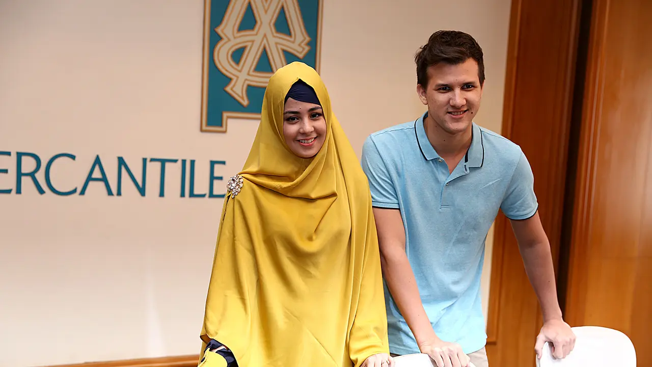 Stuart Collin dan Risty Tagor