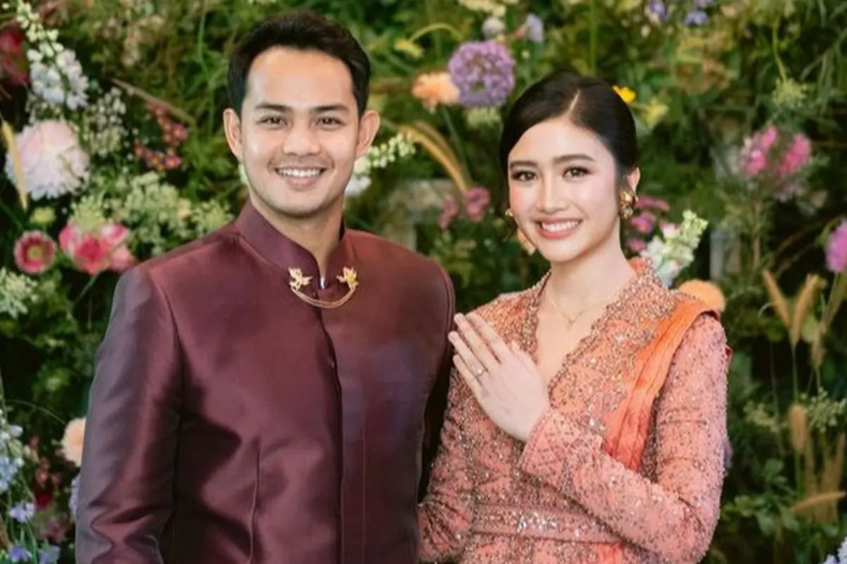 Febby Rastanty Saat Tunangan dengan Anggota Polisi