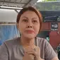 Febby Carol menangis saat ungkap kondisi keluarga (Sumber:YouTube/Intens Investigasi)